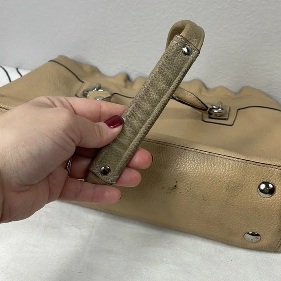 Coach Leather Beige Shoulder Purse Ruffle Trim - Picture 7 of 14